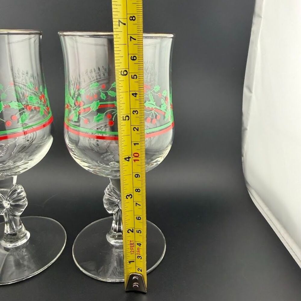 2 Vintage Libbey Arby's Christmas Holly Berry Wine Glasses, Bow Stem, Gold Rim - Picture 5 of 6